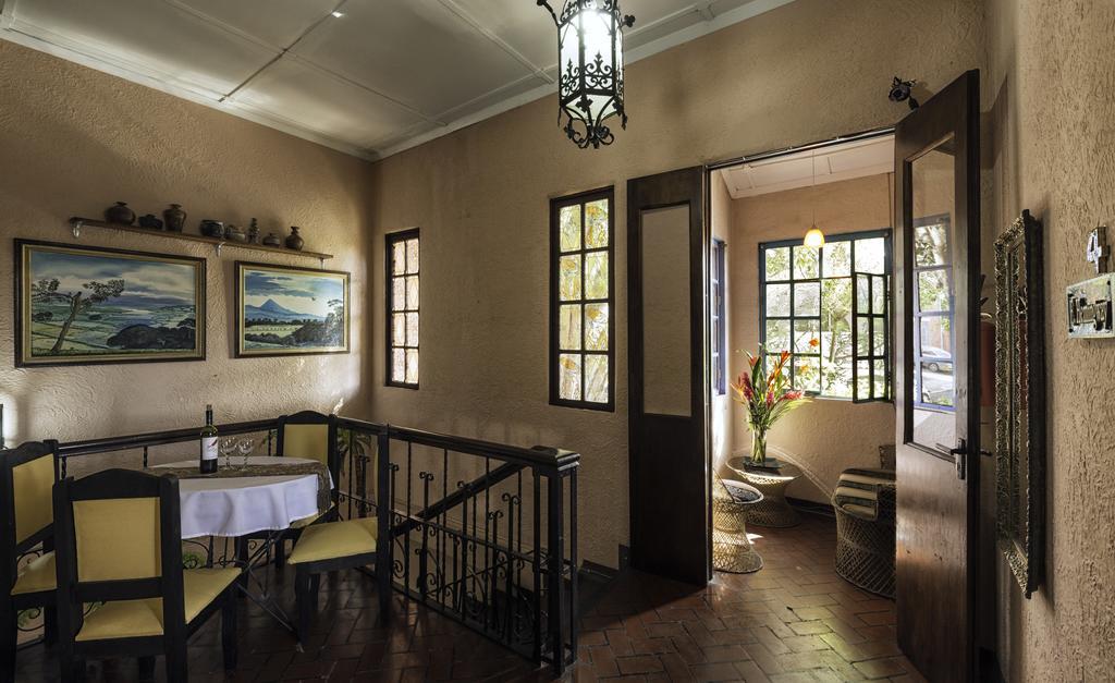 Hemingway Inn サンホセ エクステリア 写真